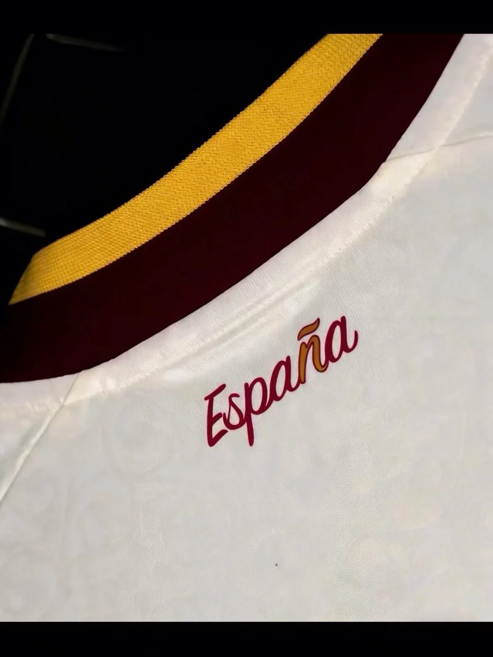 Adidas Spain Retro Cream & Burgundy Men's Football Shirt